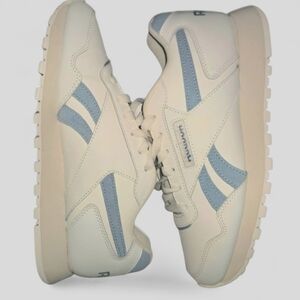 Reebok Women's Sz 7  Glide Sneaker, Chalk/Vintage Blue/Bone. EUC